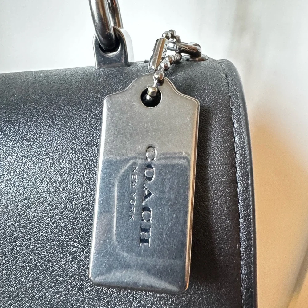 Coach Klare Crossbody Bag In Signature Canvas - Picture 4 of 12